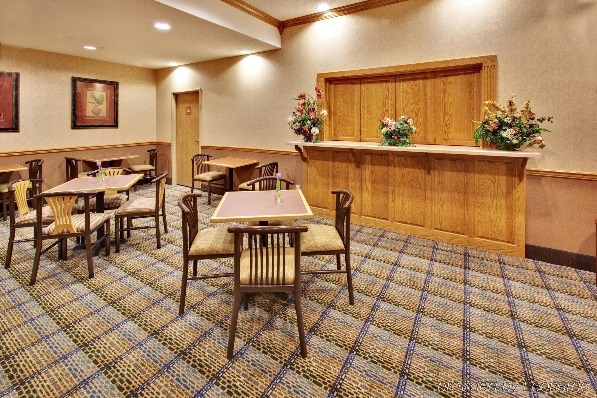 Holiday Inn Express & Suites Clinton, An Ihg Hotel Restaurace fotografie